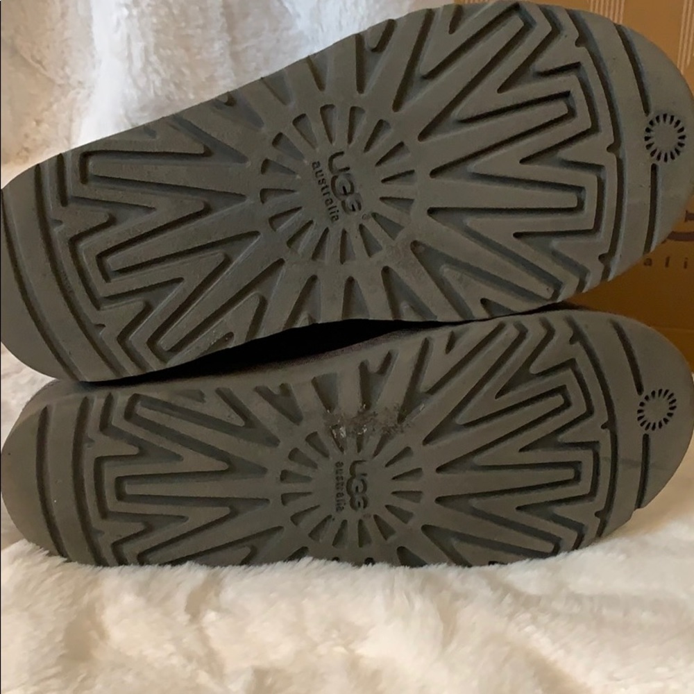 Ugg Triple Bailey Button - image 2